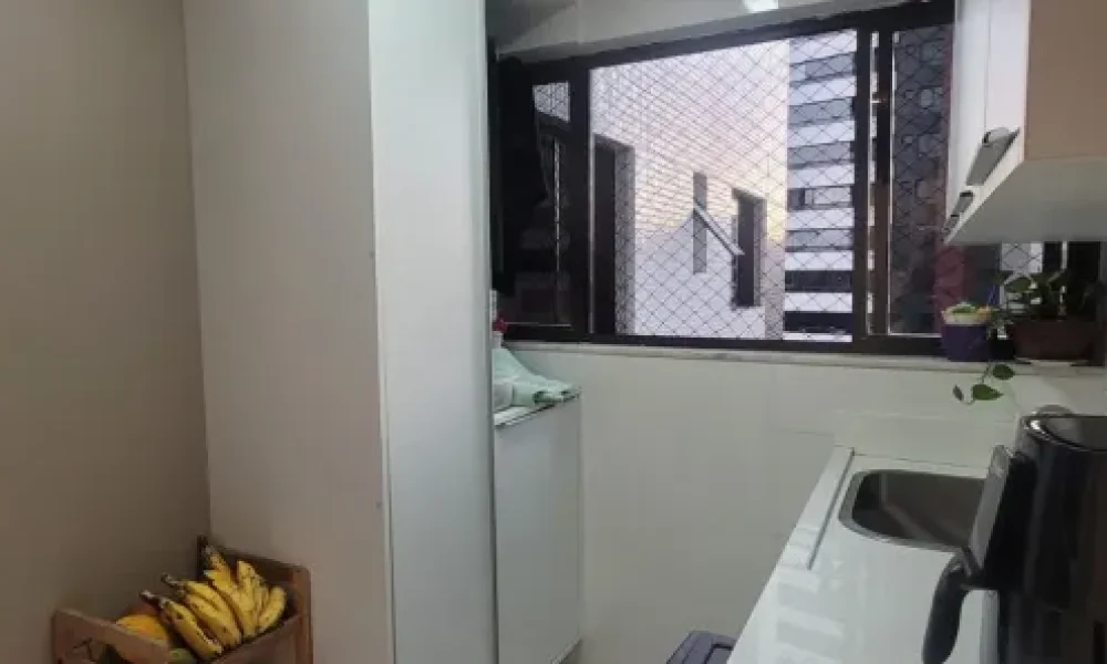 Apartamento com 3 Quartos para alugar, 105m² - (17)