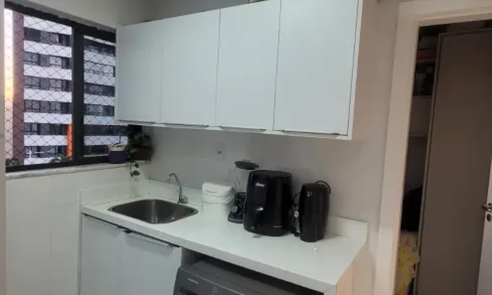 Apartamento com 3 Quartos para alugar, 105m² - (21)