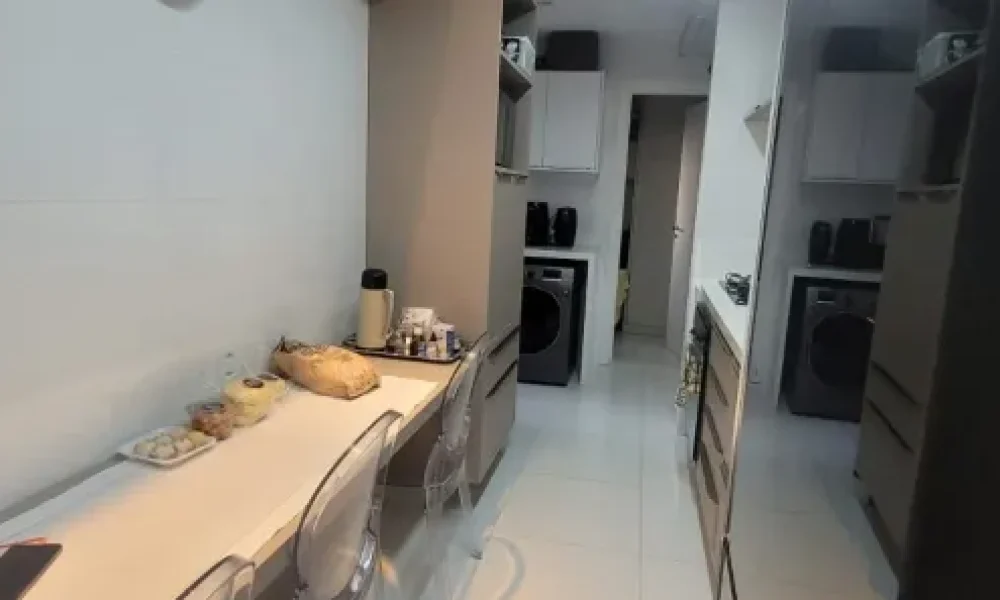 Apartamento com 3 Quartos para alugar, 105m² - (26)