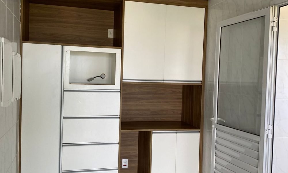 Apartamento com 3 quartos à venda, 131m² - (17)