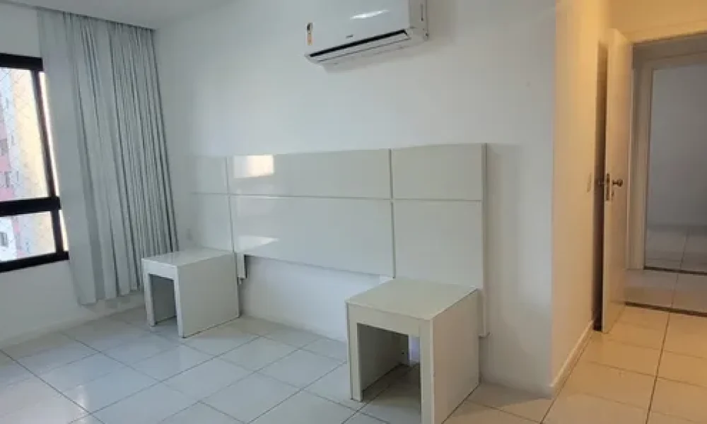 Apartamento com 4 Quartos para alugar, 142m²