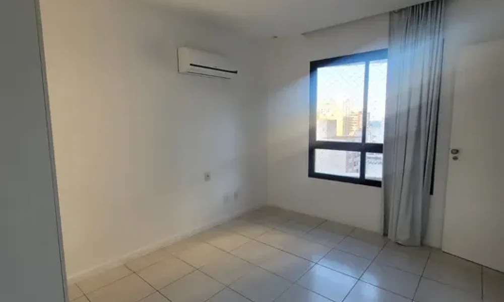 Apartamento com 4 Quartos para alugar, 142m² (19)