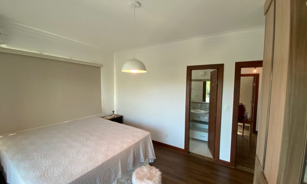 Casa com 3 Suítes à venda, 1000m² – Busca Vida (28)