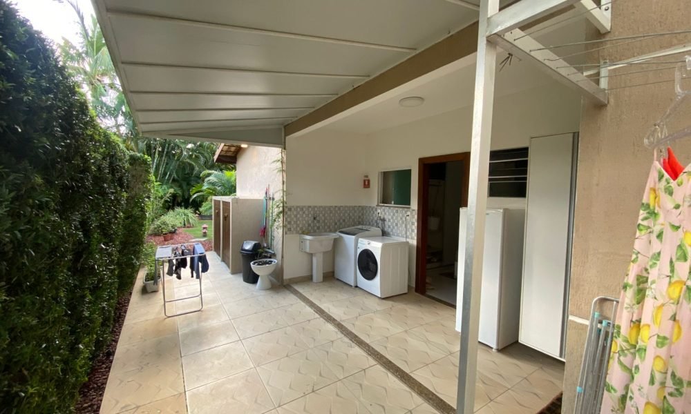 Casa com 3 Suítes à venda, 1000m² – Busca Vida (36)