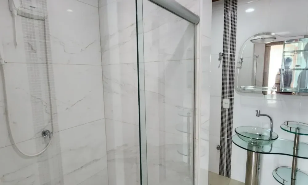 Casa com 4 Quartos para alugar, 300m² - Piatã (15)