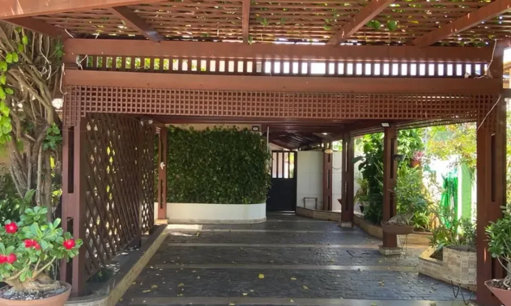 Casa com 4 Quartos para alugar, 300m² - Piatã (19)