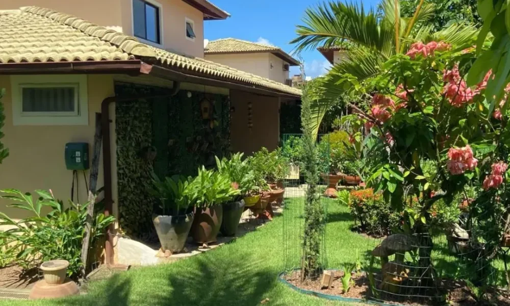 Casa com 4 Quartos para alugar, 300m² - Piatã