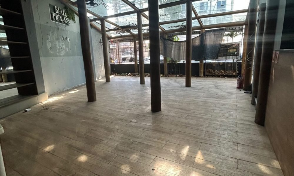 Grande ponto comercial, 456m² de área total e 222m² construída! (1)