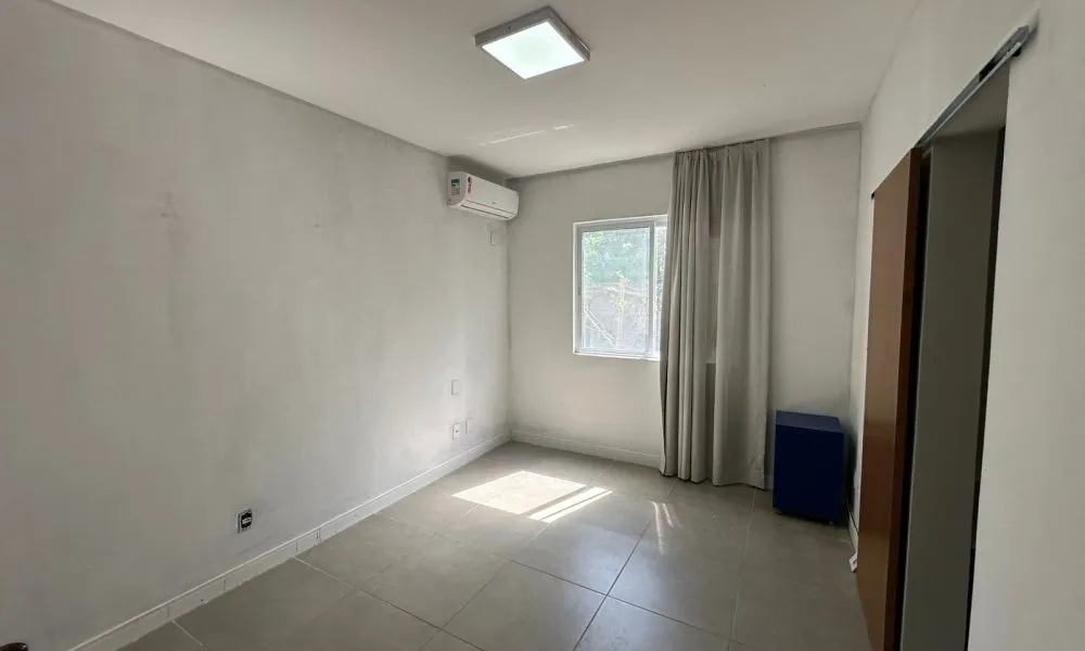 Casa com 4 Quartos à venda, 260m² – Busca Vida (26)