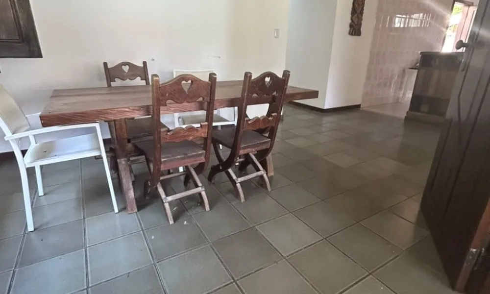 Casa com 4 quartos à venda, 300m² (total: 600m²) - Guarajuba (1)